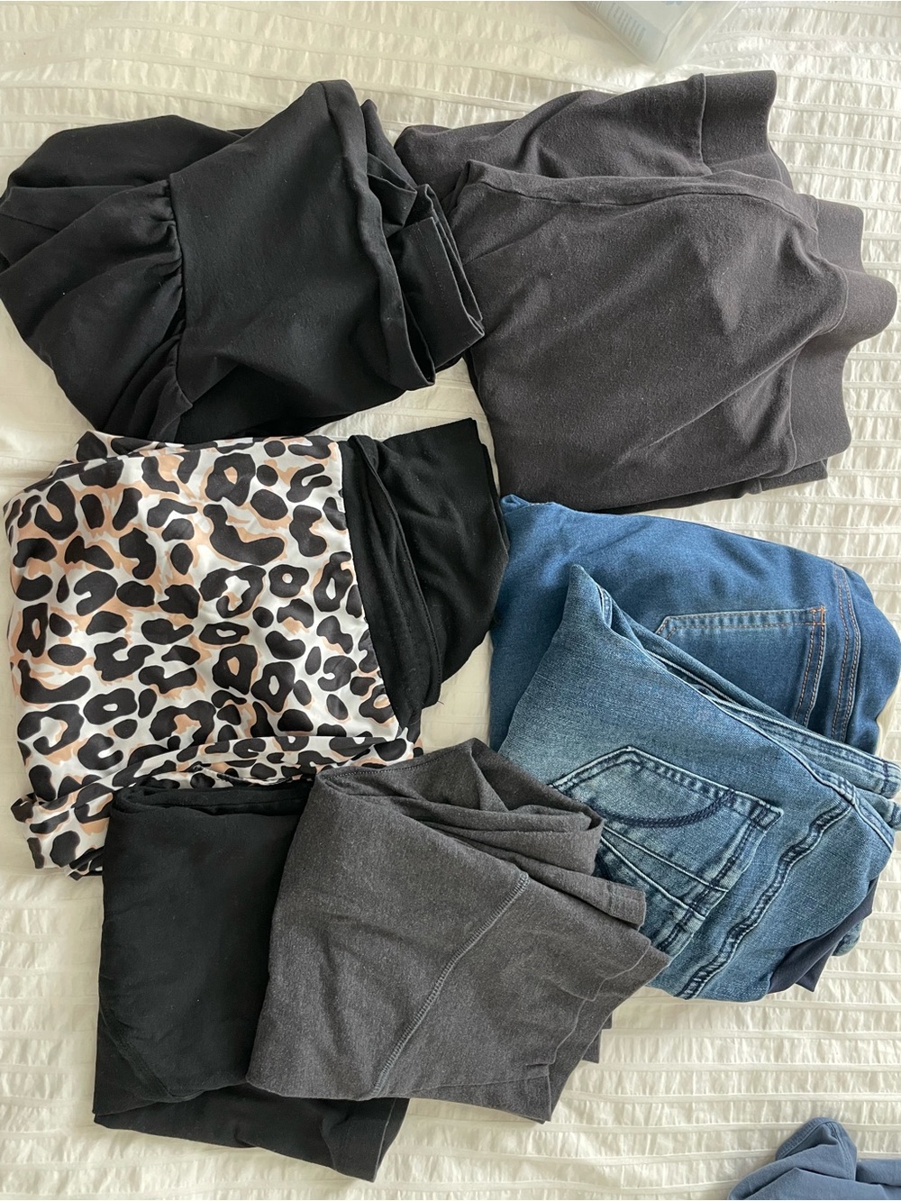 Women’s maternity bottoms lot
